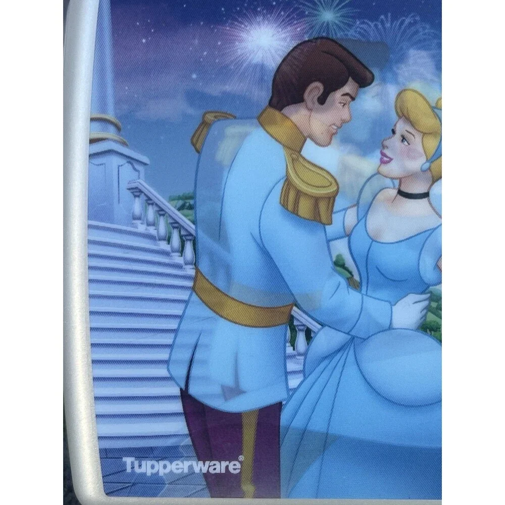 2004 Y2K Disney Cinderella Tupperware Lenticular Sandwich Keeper Collector Item